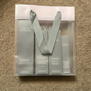 Mary Kay TimeWise Miracle Set 3D